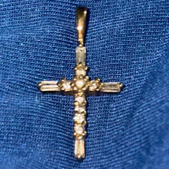 Small Cross Pendant With Sparkly Stones - Picture 2 of 2